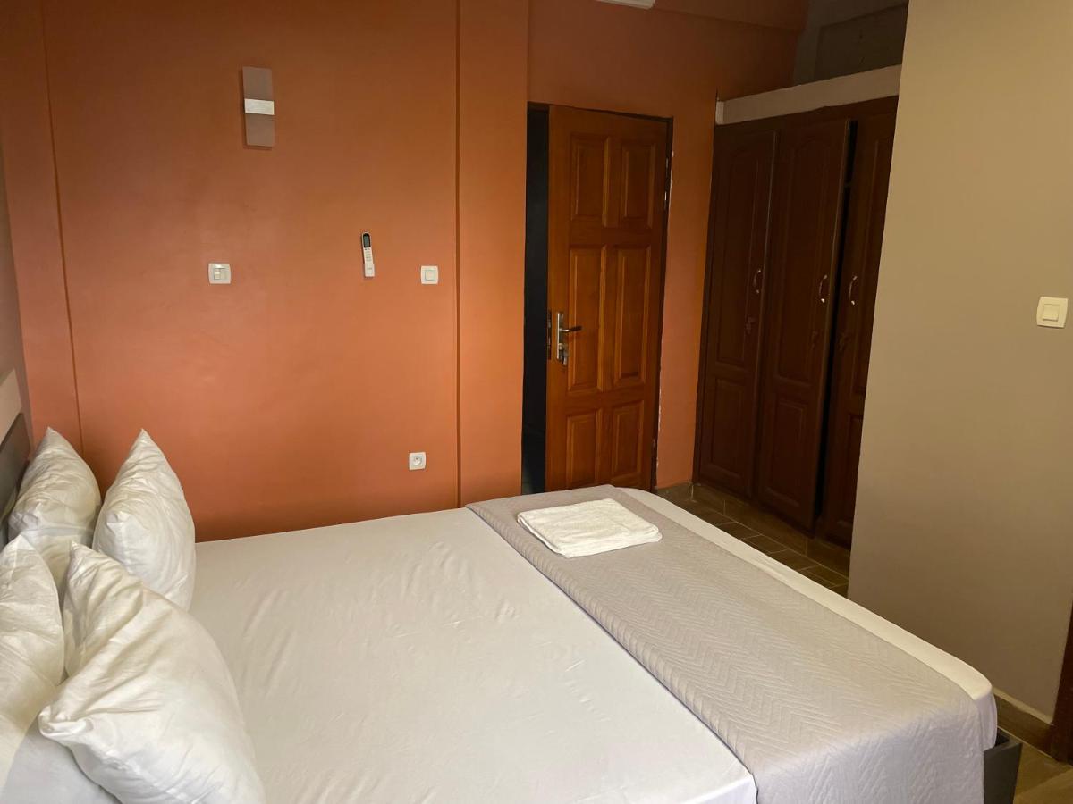 At Home Lisda Yaounde Ngoại thất bức ảnh